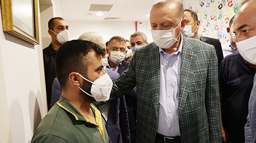 Cumhurbaşkanı Erdoğandan Manavgattaki yangında hayatını kaybeden Kardaş çiftinin oğluna baş sağlığı