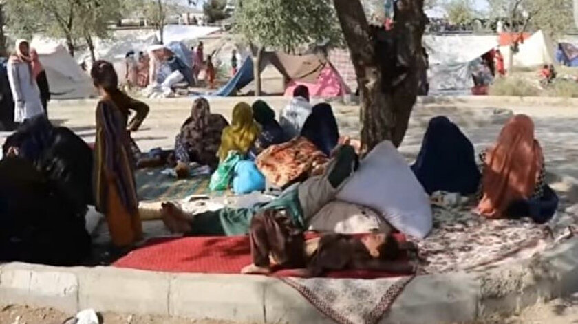 Taliban: Kadın haklarına saygı göstereceğiz