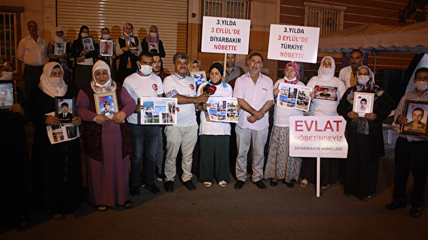 Evlat nöbeti gece de devam ediyor: PKK tehdit ediyor ama korkmuyoruz