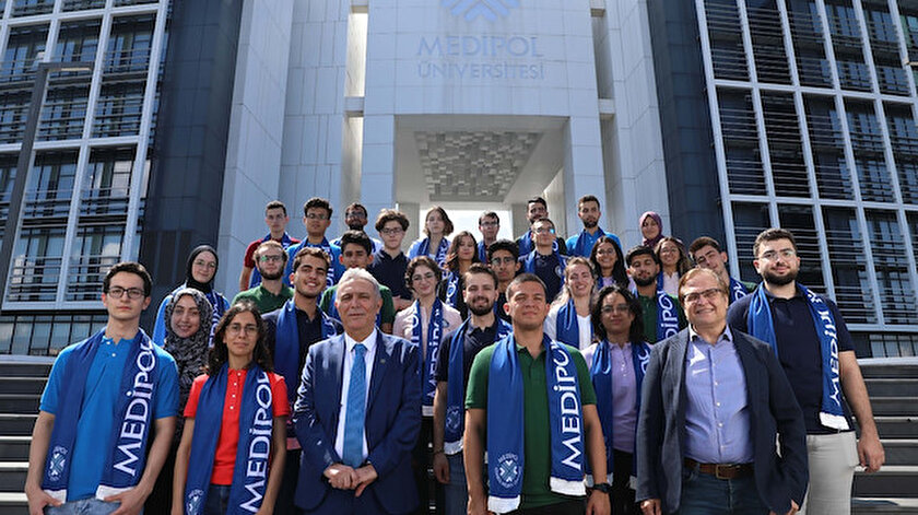 YKS şampiyonları yine Medipolde: İlk 100den 15 öğrenci Medipolü tercih etti