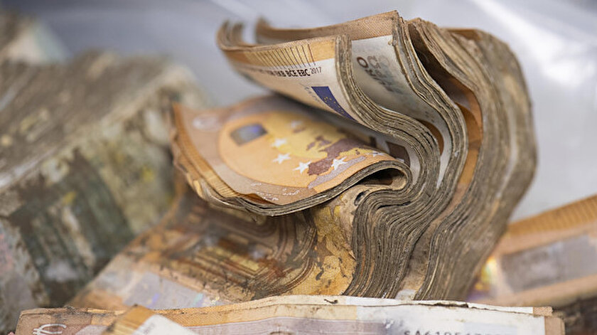 Almanya’da selde kirlenen 51 milyon Euro değerindeki banknotlar yenileriyle değiştirildi