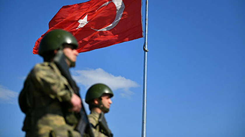 Eski Sayıştay denetçisi ve eşi Yunanistana kaçarken yakalandı