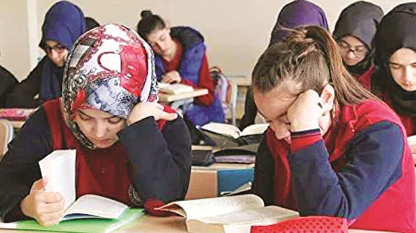 İlk bine imam hatip damgası