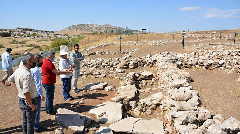 Kaymakam Karaaslan Çayönü Höyüğü Ve Hilar Mağaralarında incelemede bulundu