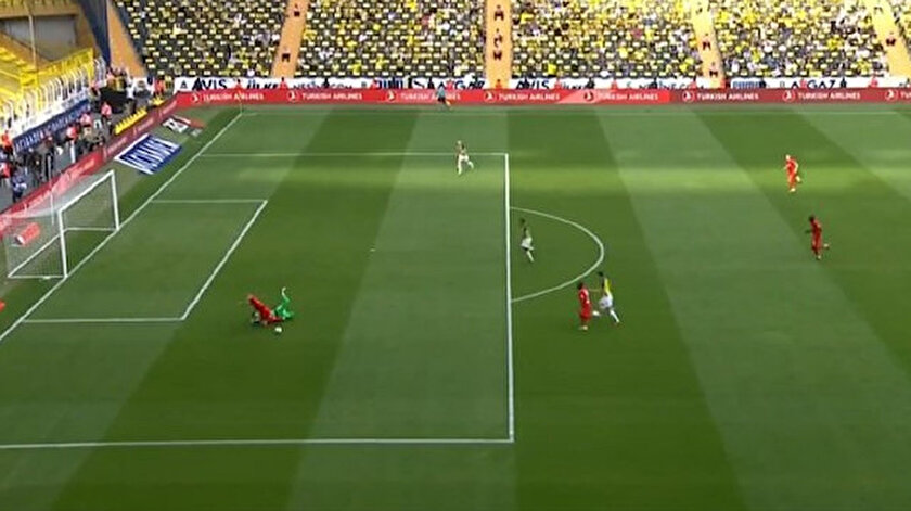 Halis Özkahya Fenerbahçe-Sivasspor maçında gündem oldu