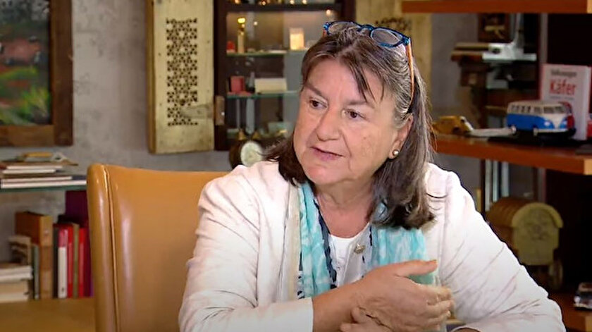 Prof. Dr. Hilal Elverden başörtüsü yorumu: Türkiyede hükümet değişikliği olursa en zor durumda yine kadınlar olacaktır