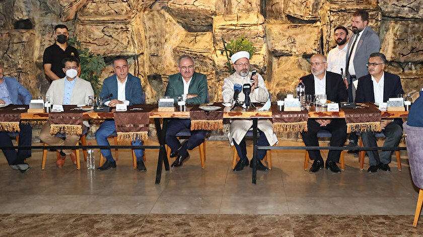 Cumhurbaşkanı Erdoğan: Diyanet camiamız üzerinde bazı spekülatif olaylar cereyan ediyor
