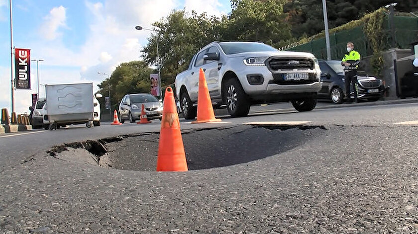 Sarıyer Haydar Aliyev Caddesinde yol çöktü
