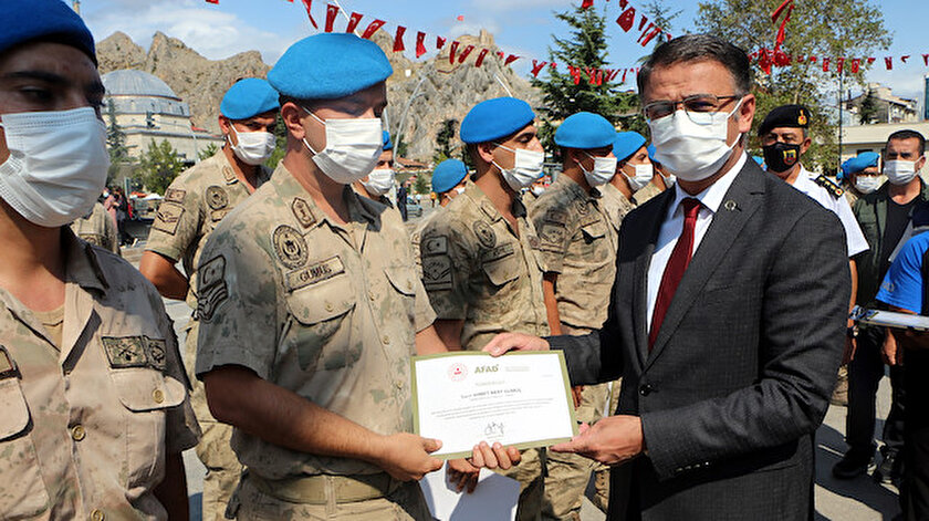 Kastamonudaki selde görev yapan Boralar ve Kurtlar taburlarına teşekkür belgesi verildi