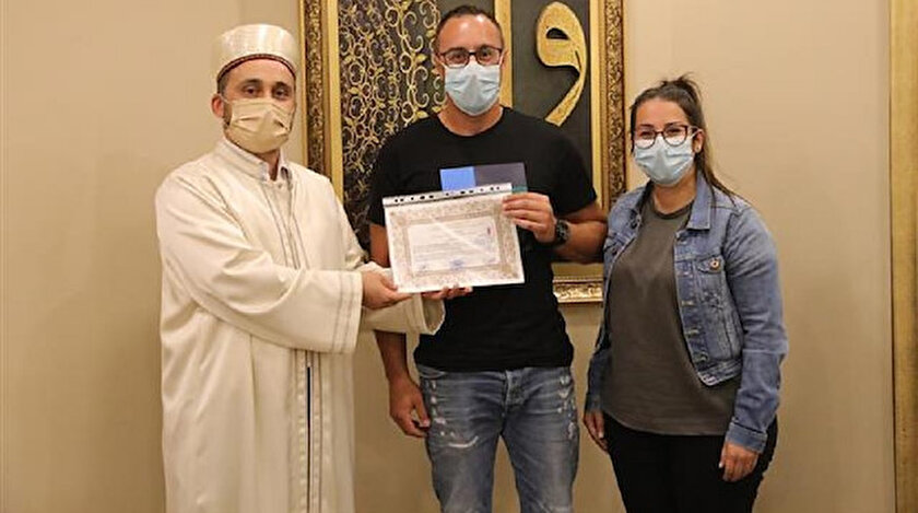 Müslüman arkadaşlarından etkilenen Alman Dennis Patrick İslamiyeti seçti - Kayseri haber