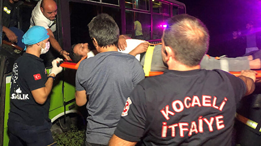 Kazada yaralanan şoför ambulanstan inmek istedi: Çalışmam lazım kiracıyım