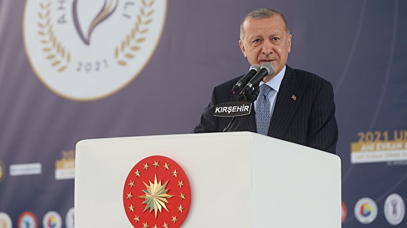 Cumhurbaşkanı Erdoğandan Kırşehirde enflasyon mesajı: Enflasyonu düşüreceğiz, fahiş fiyatı durduracağız