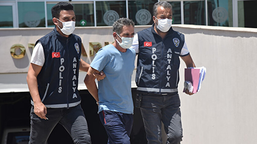 Dedikodu iki arkadaşın birini mezara diğerini hapse soktu