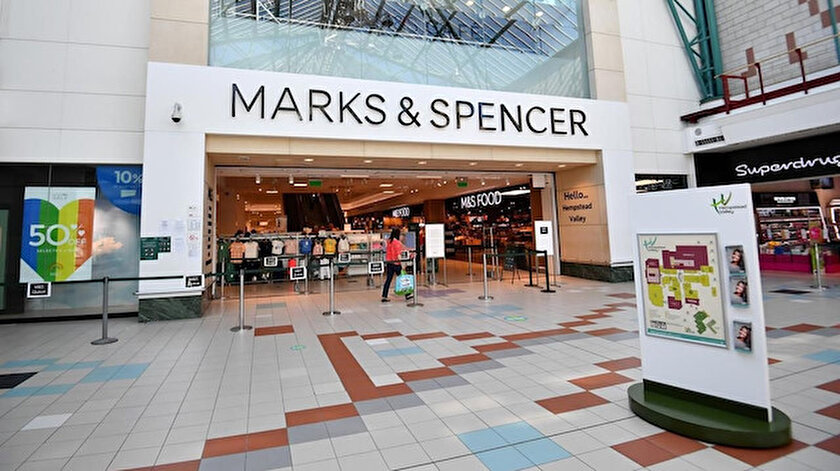 Marks&Spencer Fransadaki 11 mağazasını kapattı