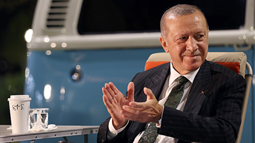 Cumhurbaşkanı Erdoğan gençlere seslendi: Sosyal medya belasından mümkün oldukça sıyrılalım