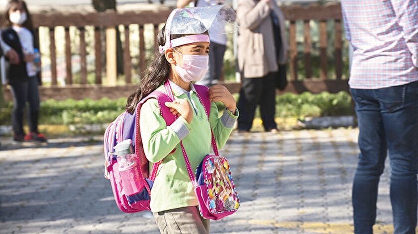Semptomu olan çocuk 48 saat evde dinlensin