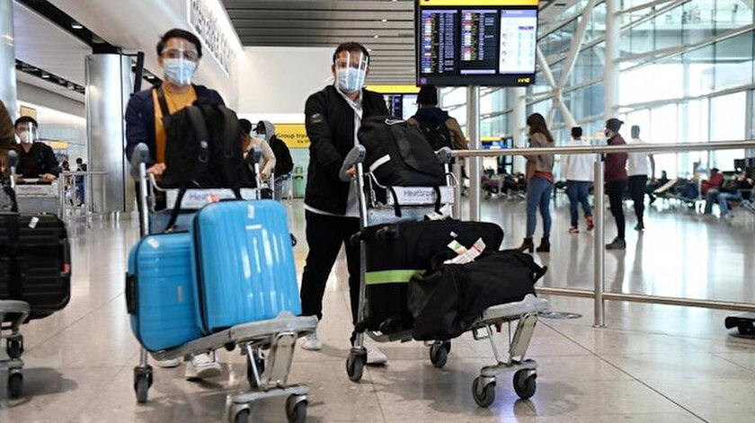 İngilterenin Türkiyeden gelen yolculara uyguladığı otel karantinası sona erdi