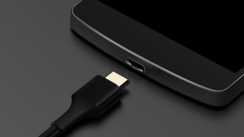 Appleı etkileyecek karar: ABden akıllı telefonlara tek tip şarj düzenlemesi