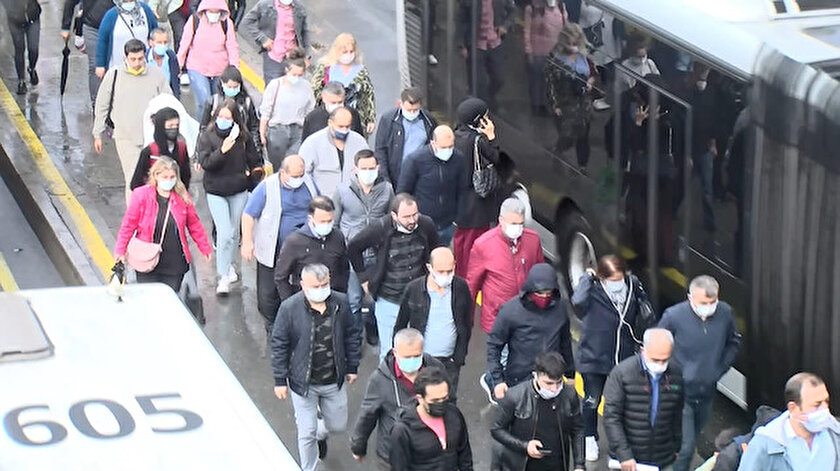 Cevizlibağda yağmur sonrası toplu taşımada yoğunluk
