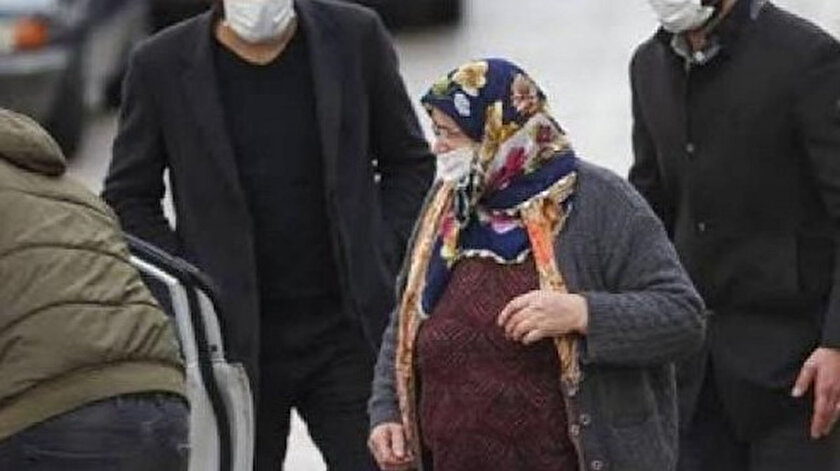 60 yıllık eşini 38 yerinden bıçaklayarak öldüren kadının kızı: Babam anneme şiddet uyguluyordu