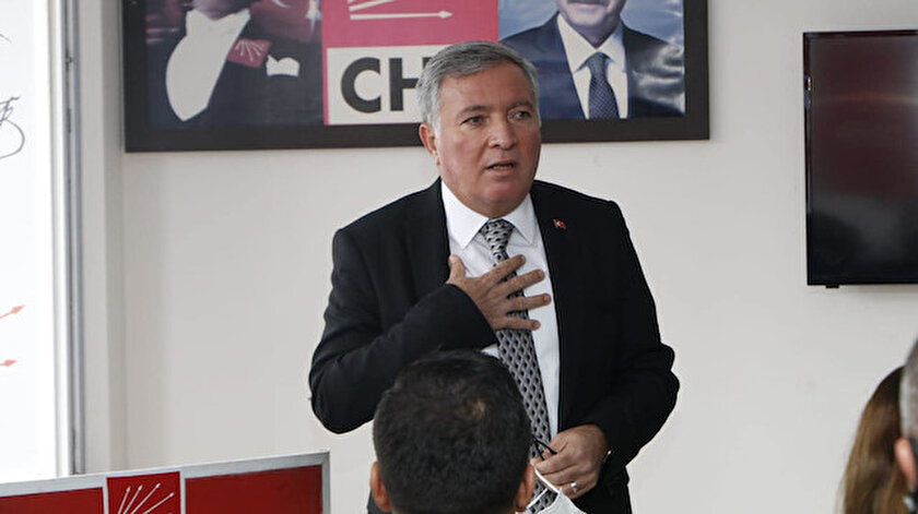 Makamına Cumhurbaşkanı Erdoğanın fotoğrafını asan CHPli başkana CHPli isimden tehdit: Ellerini kırarız