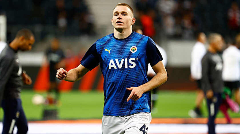 Attila Szalainin kafasını karıştıran transfer teklifi