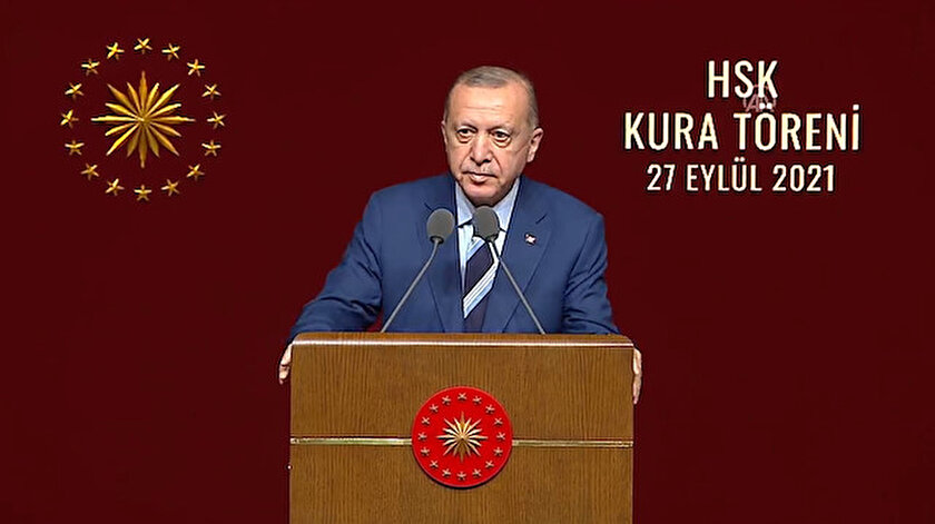 Cumhurbaşkanı Erdoğan: Cübbesini yere serenleri gördük