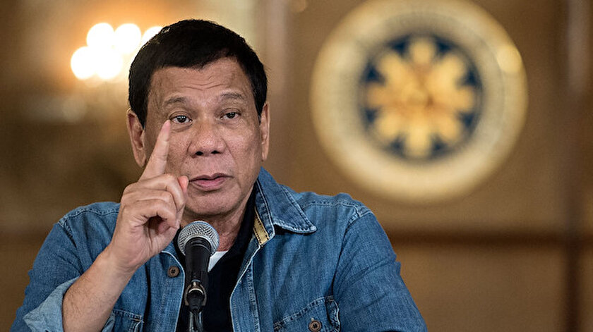 Aldığı tepki çeken kararlarla sık sık gündeme geliyordu: Filipinler Devlet Başkanı Duterte siyaseti bırakıyor
