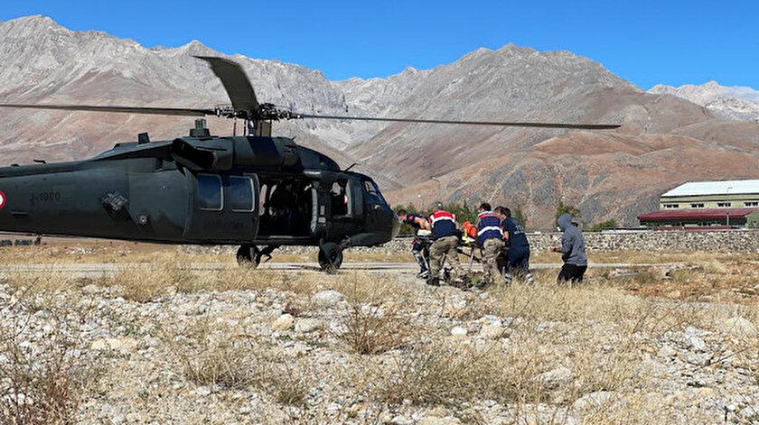 Tuncelide ayı saldırısı sonucu yaralanan şahıs askeri helikopterle hastaneye kaldırıldı - Tunceli haber