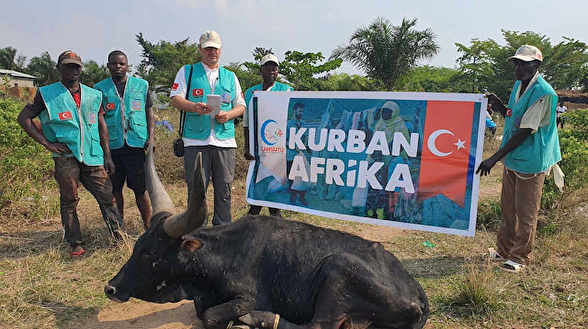 Cansuyu Derneği Burundili muhtaçlara yardım elini uzattı