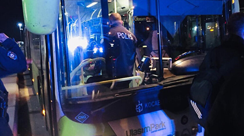 Otobüsten inmeyen koronavirüs hastasını polis indirdi