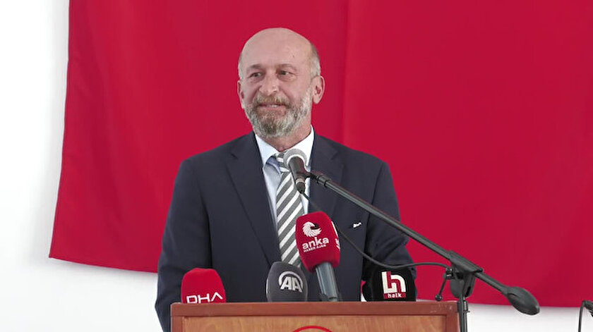 Adalar Belediyesinin resmi sosyal medya hesabı CHPli Erdem Gülü kötülerken yakalandı: Tek icraatı yemek içmek