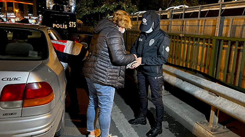 İstanbulda iki bin polisle huzur denetimi: 405 şüpheli yakalandı