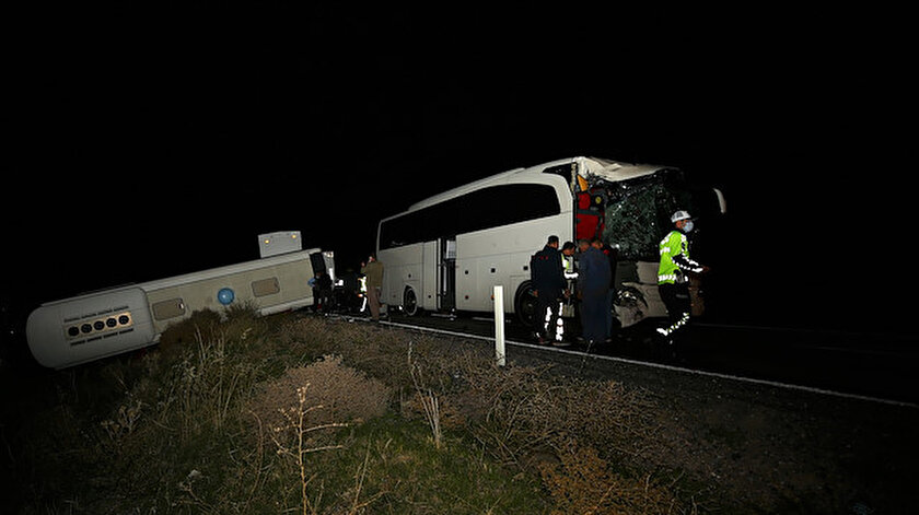 Nevşehirdeki trafik kazasında 39u öğrenci 44 kişi yaralandı.