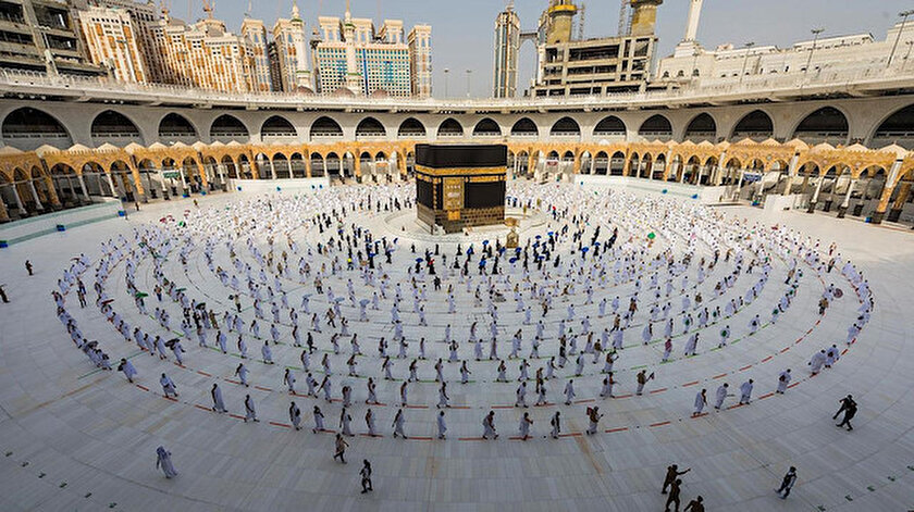 Mescid-i Haram ve Mescid-i Nebevi tam kapasiteyle ibadete açılıyor
