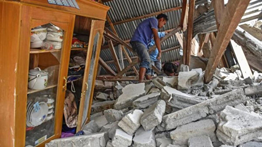 Bali Adasındaki 4,8 büyüklüğündeki depremde 3 kişi hayatını kaybetti