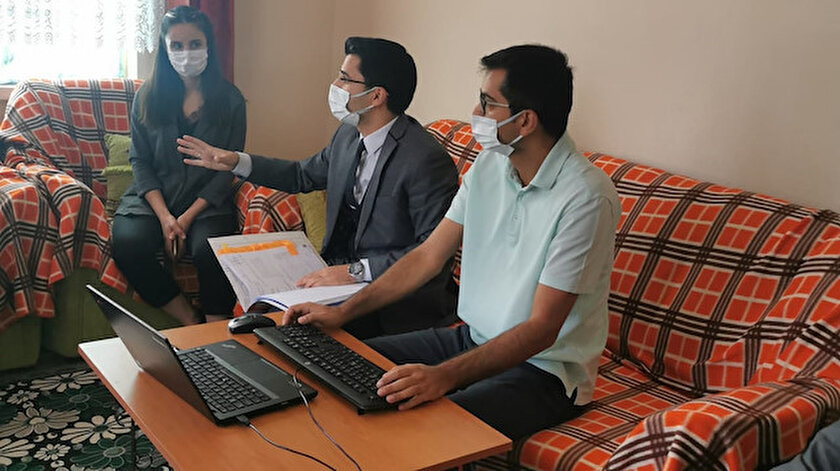 Evde adalet hizmeti: Yaşlı çift gidemedi hakim, katip, mübaşir eve geldi