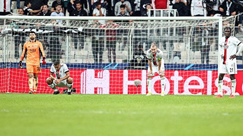 Beşiktaş taraftarı Sporting maçında üç futbolcuyu ıslıkladı