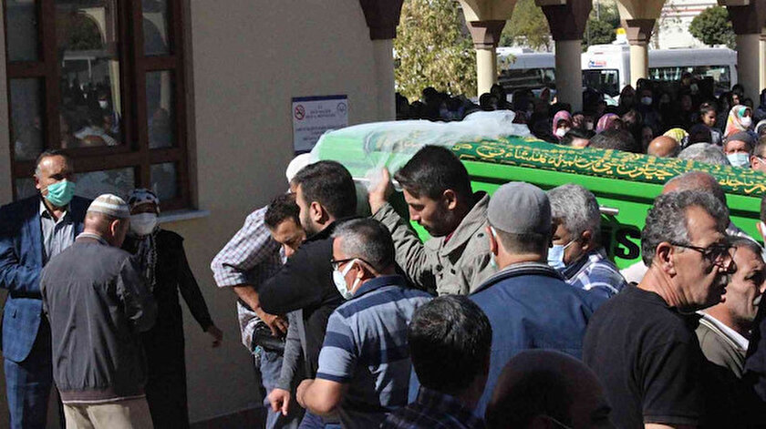 Eşi tarafından darp edilerek öldürülen kadının cenazesinde şoke eden tepki: Eğer senin saçının her teline 10 adam almazsam