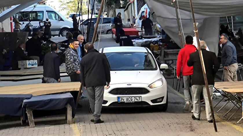 Avcılardaki pazarda yine otomobil unutuldu