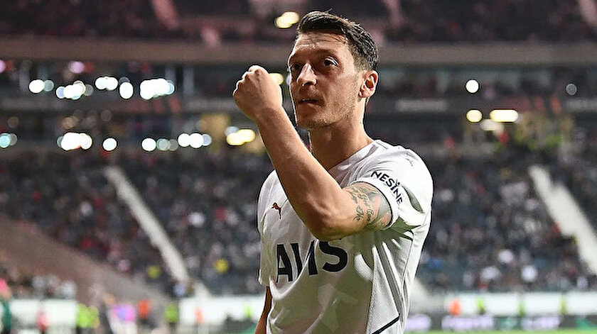 Mesut Özil efsanelerle aynı listede
