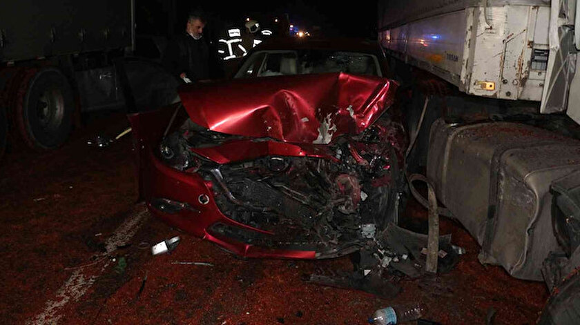 Tırın kasasından dökülen salçalar faciaya neden oldu: 1 ölü, 10 yaralı