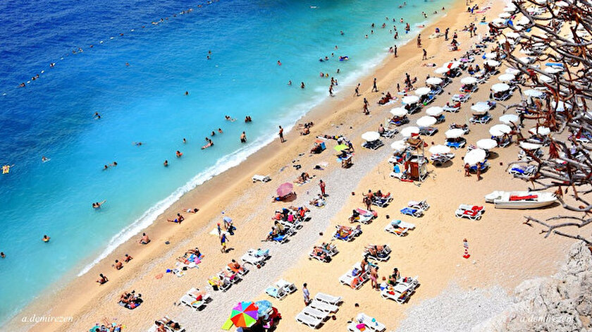 Güvenli turizmin adresi Türkiye: Gelir gelecek yıl 30 milyar doları aşacak