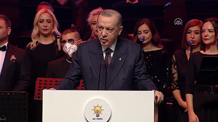 Cumhurbaşkanı Erdoğan: Kadını dışlayan bir toplum gücünün yarısından vazgeçmiştir