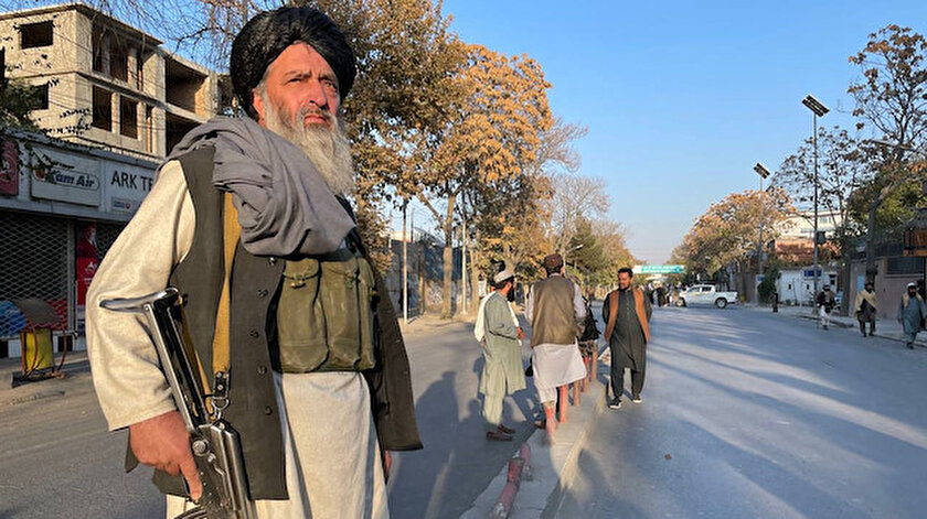 Yasaklandı: Talibandan yabancı para kararı