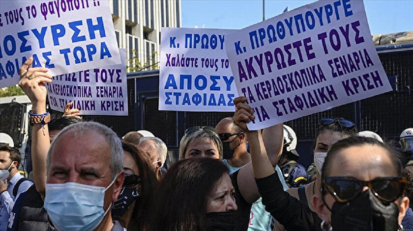 Yunan dertli: Mağduriyetleri giderilmeyen afetzedeler eylem yaptı
