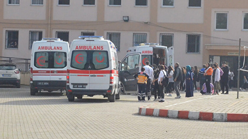 Manisada korkutan olay: İki ayrı okuldaki 60 öğrenci hastanelik oldu