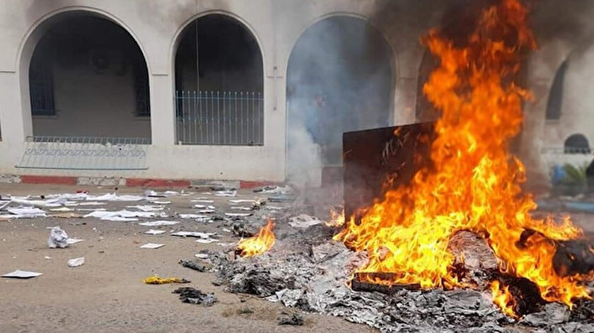 Tunusun Safaks kentinde çöp gerilimi: Bölgeye ordu güçleri sevk edildi