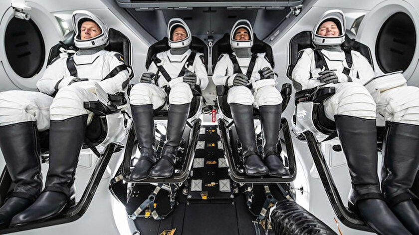 SpaceX dört kişilik Crew-3 ekibini Uluslararası Uzay İstasyonuna ulaştırdı