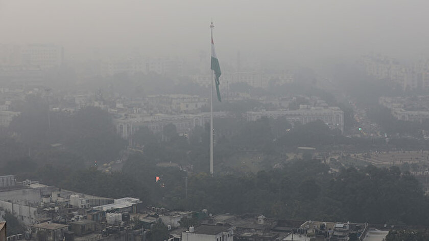 Hindistan’da hava kirliliği nedeniyle eğitime ara verildi